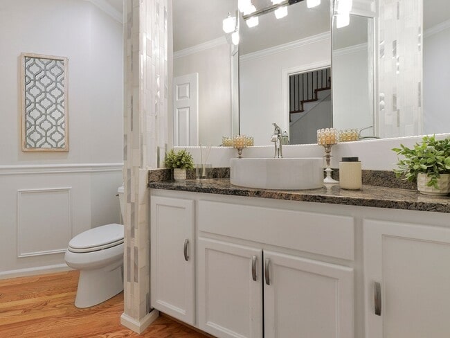 Building Photo - Stunning and Elegant 4+ Bedroom on Park-Like Lot Pine Lake Estates Sammamish
