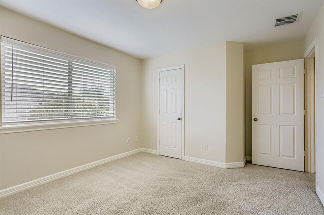 Building Photo - 20806 Cottage Cove Ln