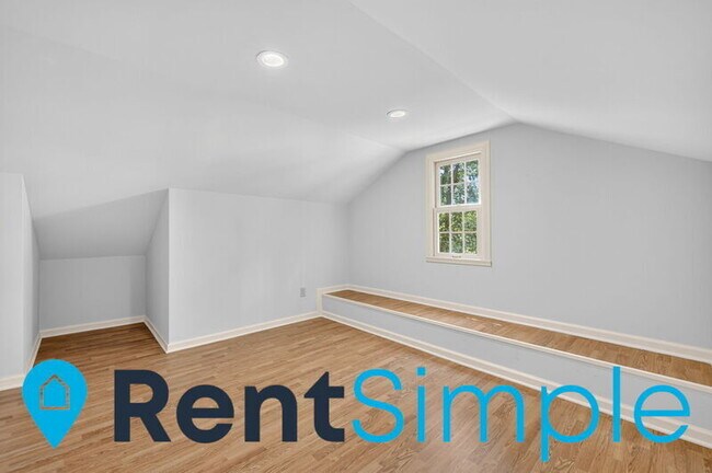 Building Photo - 13611 White Barn Ln