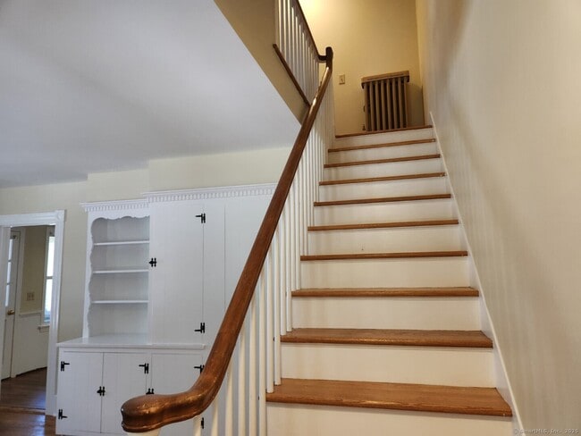 Building Photo - 58 Willington Ave