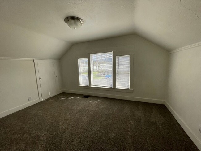 Building Photo - ALL UTILITIES INCLUDED - Country Home in the county on 1/2 Acre lot