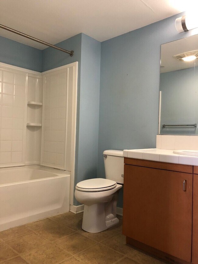 Building Photo - 875 G St