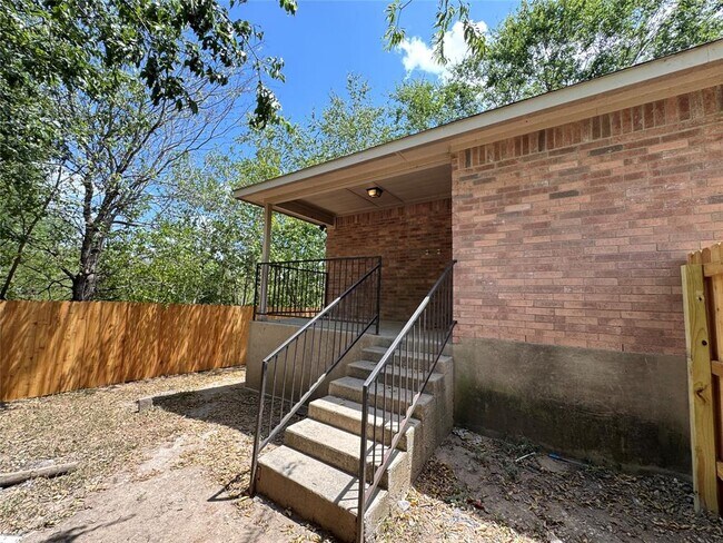 Building Photo - 7309 Ritchie Dr