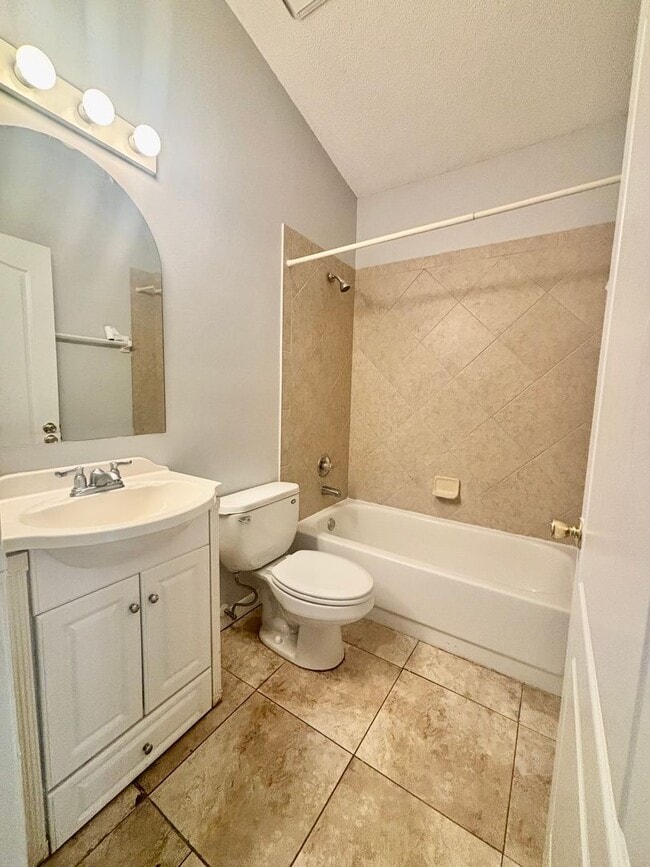 Building Photo - 508 Winding Oak Ln