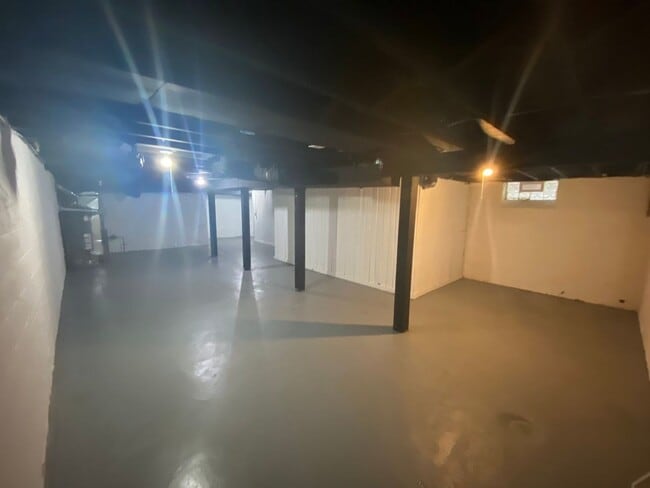 Building Photo - Renovated 4-Bedroom Home – We Welcome Sect...