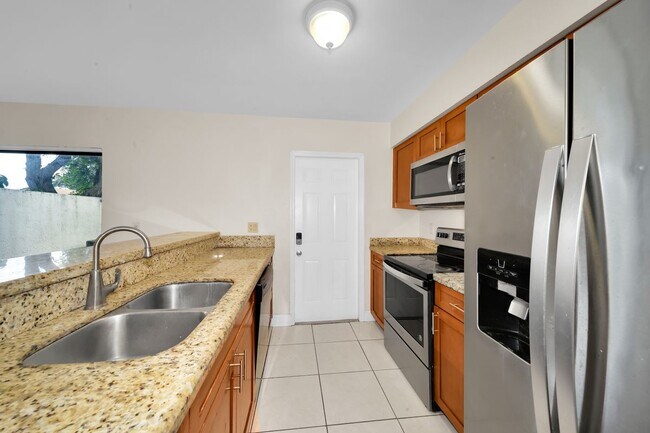 Building Photo - 4033 SW 68th Way