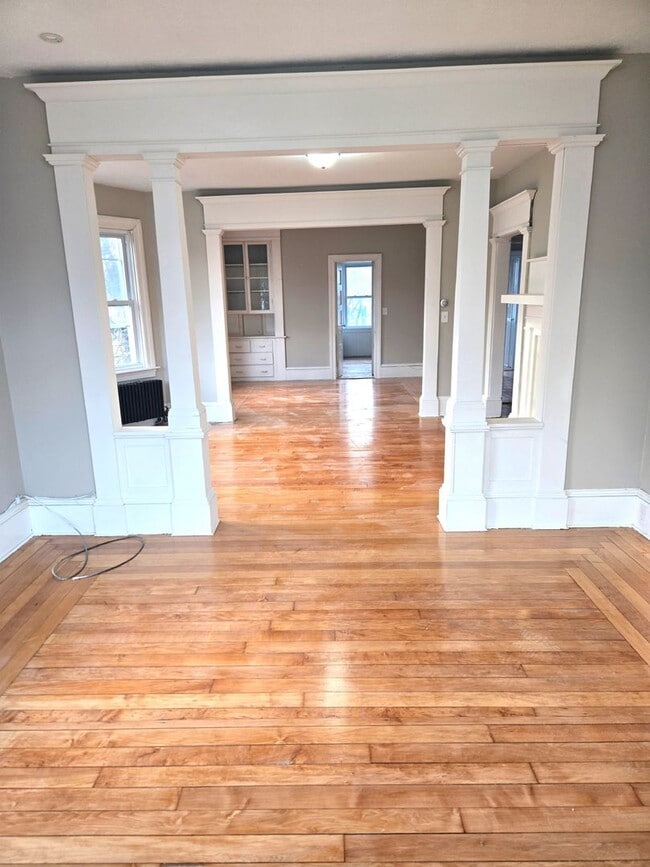 Building Photo - 848 Smith St