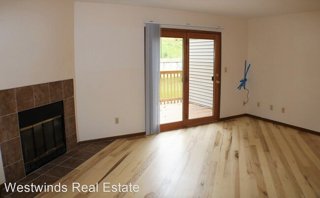 Building Photo - 2 br, 1.5 bath House - 673 Westwinds Drive