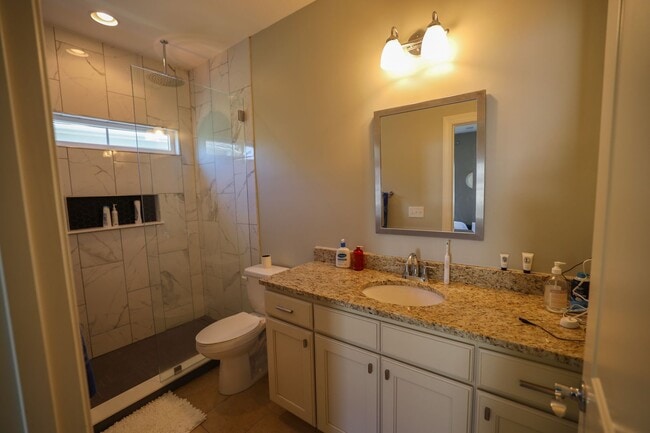 Building Photo - Upscale Living in Village Walk