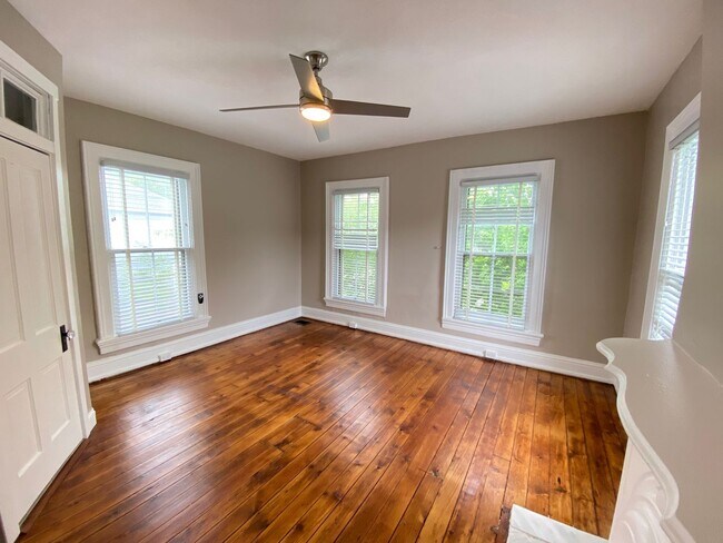 Building Photo - 42 E 3rd Ave