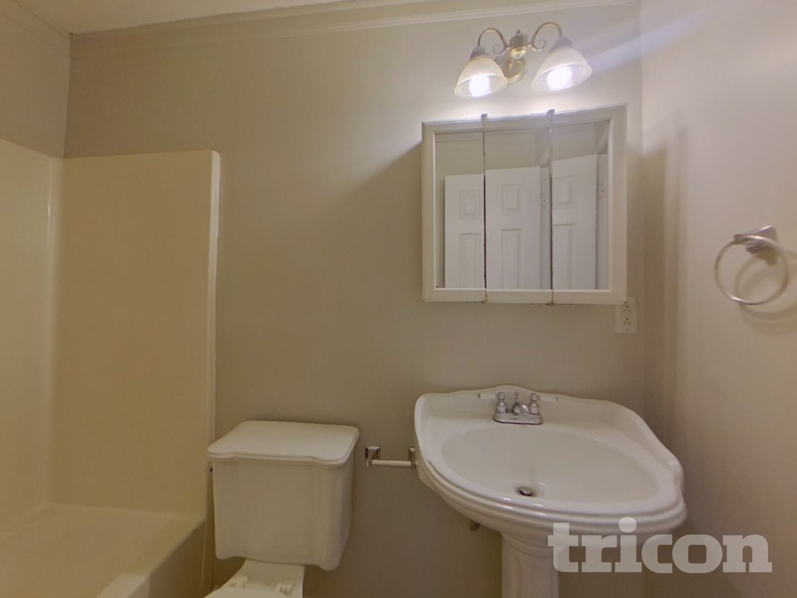 Building Photo - 1114 Fairview Club Cir