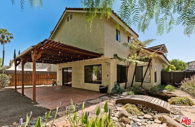 Building Photo - 4210 Lost Springs Dr