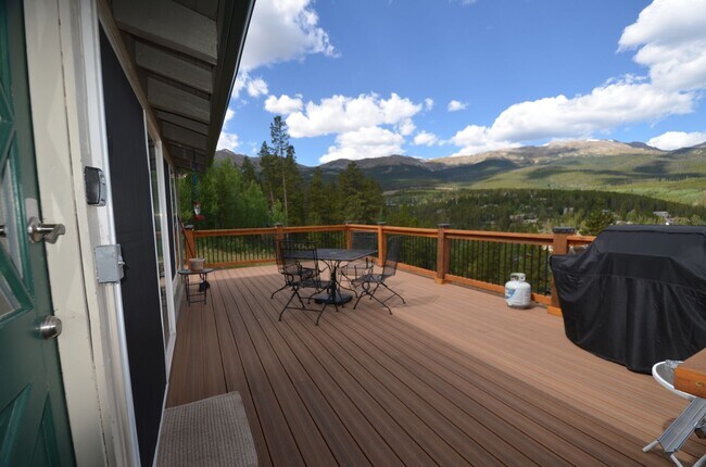 Building Photo - Peak 7 Home! Great Deck and Views! 9 month...