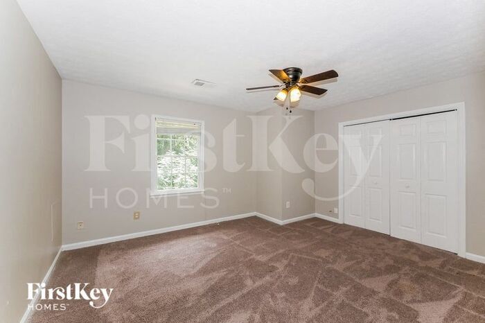 Building Photo - 180 Windsor Dr