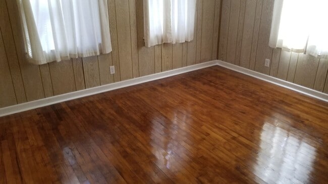 Building Photo - 514 McArthur Dr