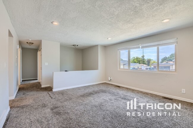 Building Photo - 667 W 2200 N