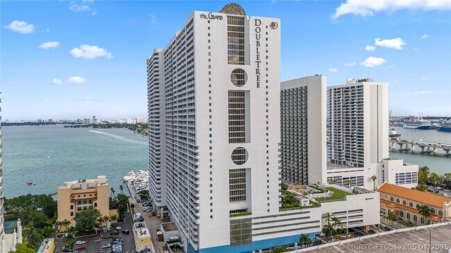 Building Photo - 1717 N Bayshore Dr