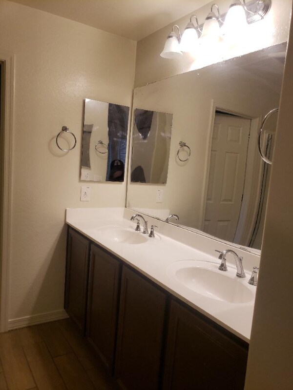 Building Photo - 5750 W Raymond St