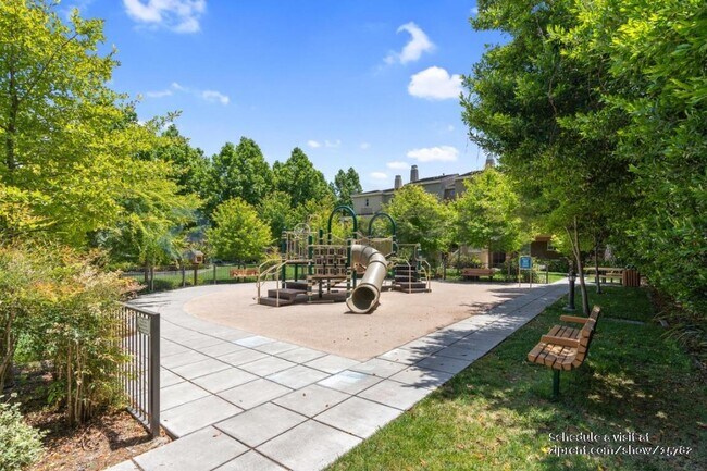 Building Photo - 4 Muller Pl