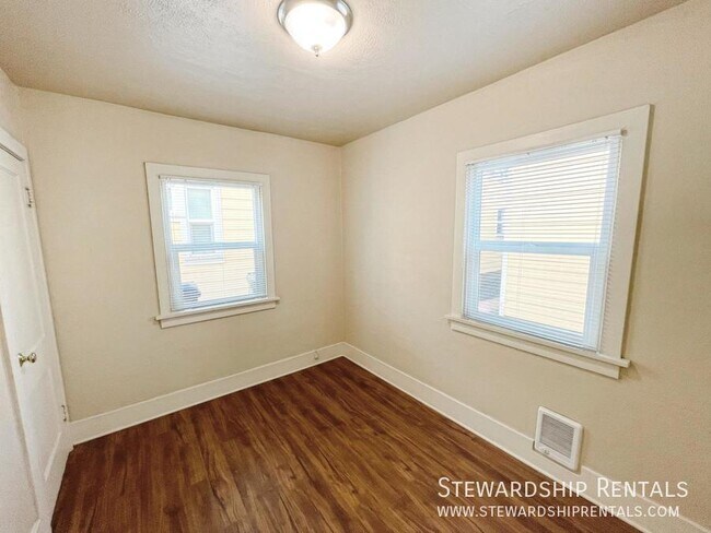 Building Photo - 2024 Emerald St