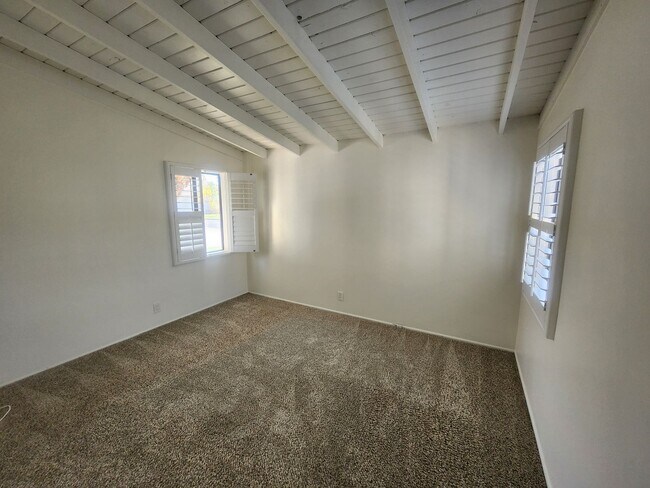 Building Photo - Beautiful 3B/1.5Bath Home in Gardena: $3,8...