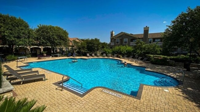 Building Photo - 12041 Dessau Rd