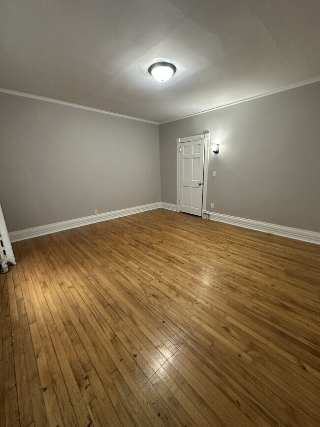 Building Photo - 747 Parker Ave