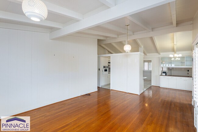 Building Photo - 378 Anolani St