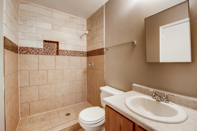 Building Photo - 4BR/2.5 Bath near the San Antonio Medical Center!!!