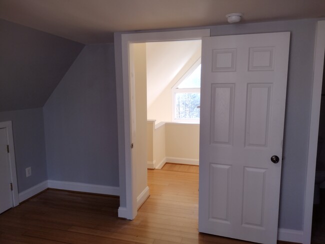 Upstairs bedroom/office with landing - 202 Rappahannock Cir