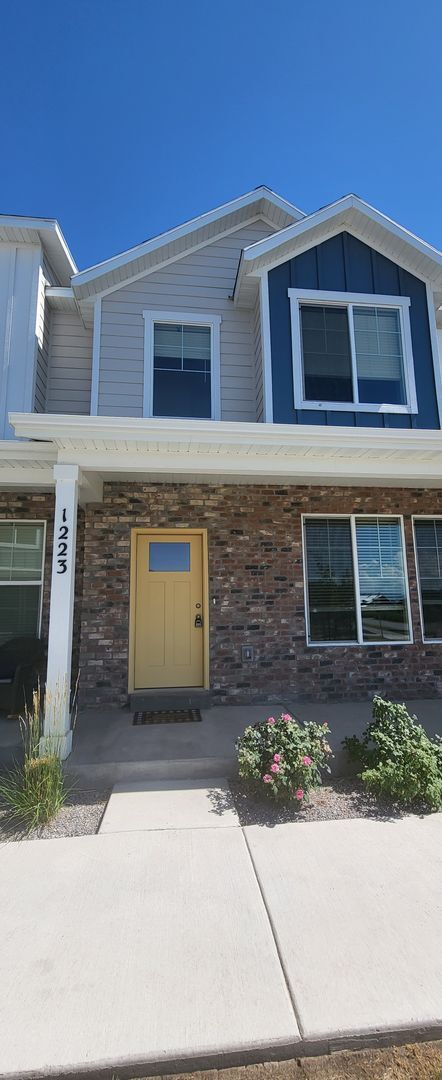 Primary Photo - Townhome in Prime Spanish Fork Location