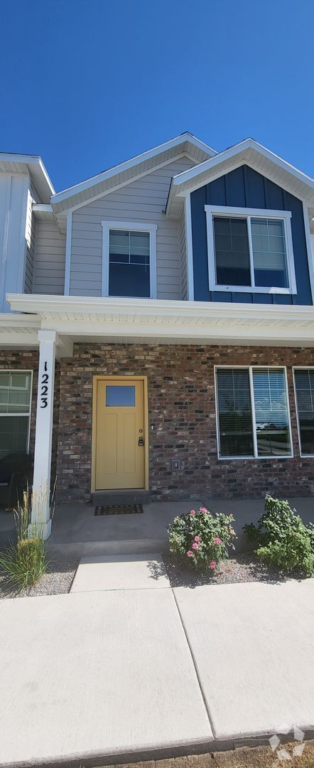 Building Photo - Townhome in Prime Spanish Fork Location