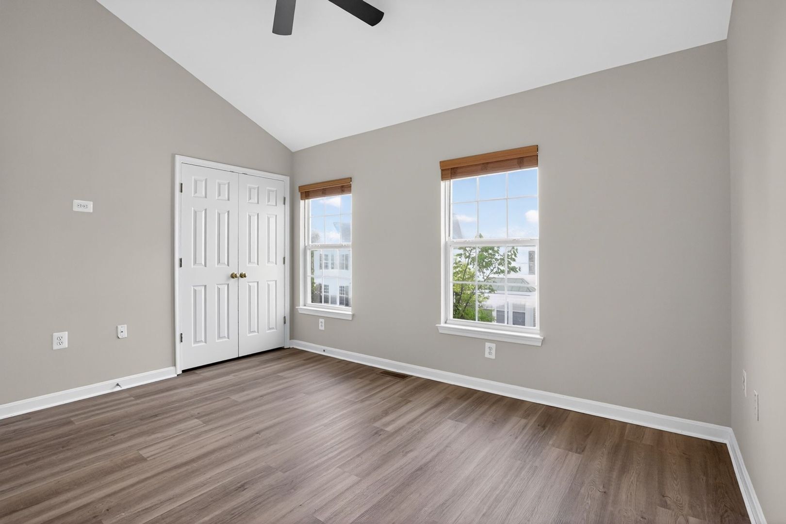 Building Photo - 23185 Blackthorn Square