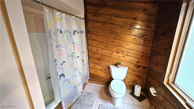 Building Photo - 5635 Janet Blvd