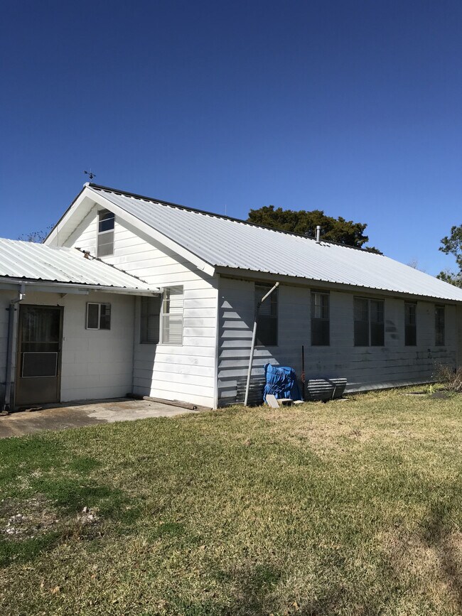 Building Photo - 1522 County Rd 23