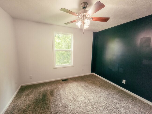 Building Photo - 200 Rowland Cir