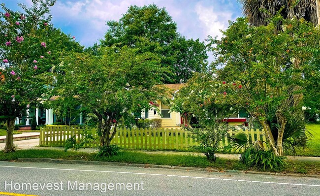Building Photo - 3 br, 1 bath House - 1312 N Fern Creek Avenue