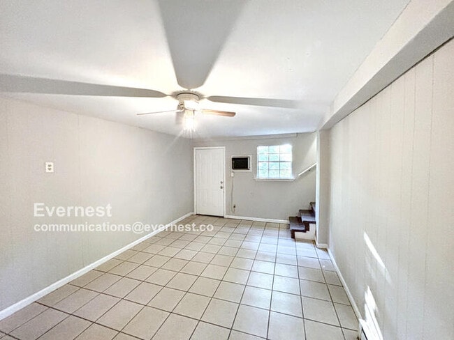 Building Photo - 1847 Dana Ln