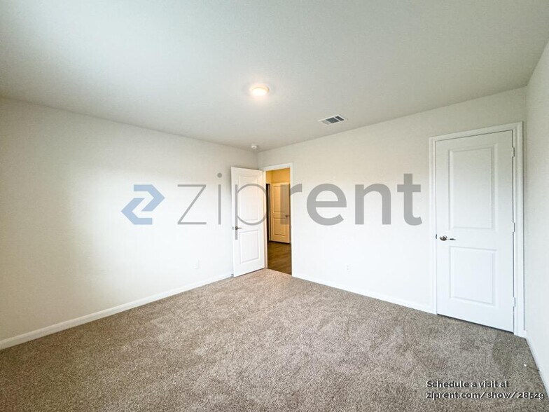 Building Photo - 712 Smokey Trail