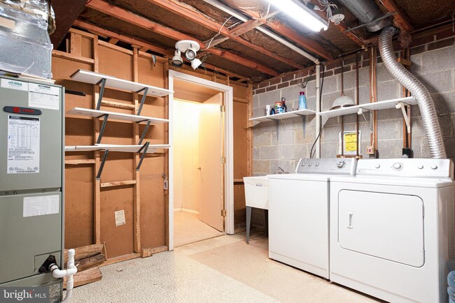 Building Photo - 9073 Lambskin Ln