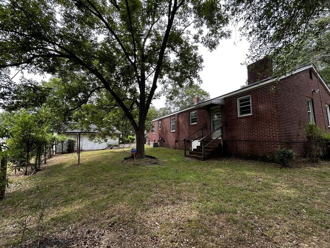 Building Photo - 1233 Crenshaw St