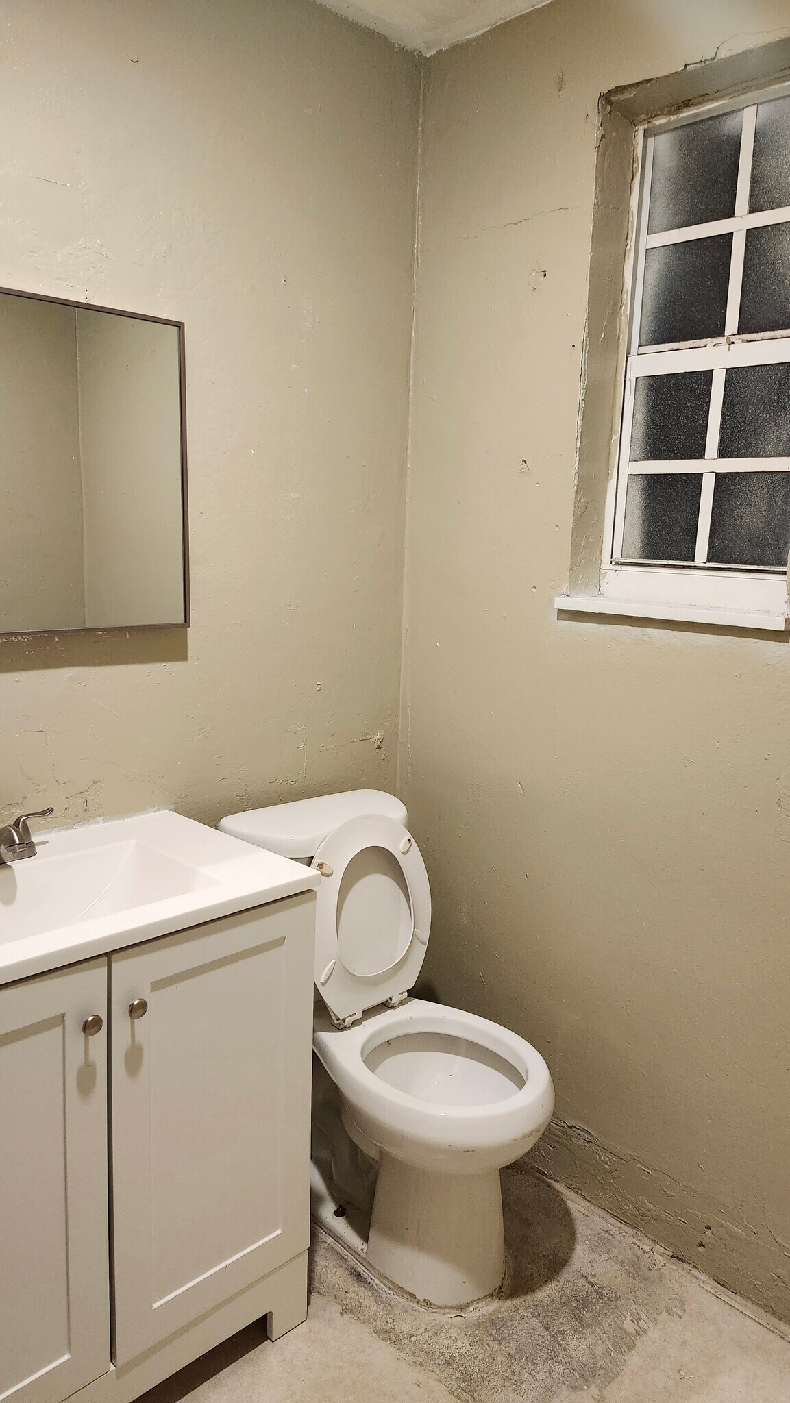 Building Photo - 628 SW Krome Ter