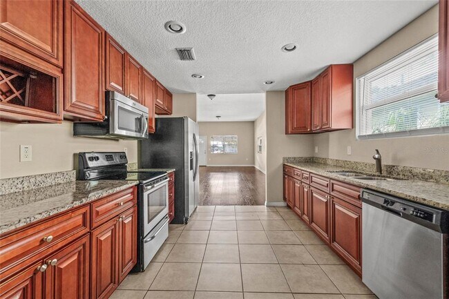 Building Photo - 2501 W Gray St