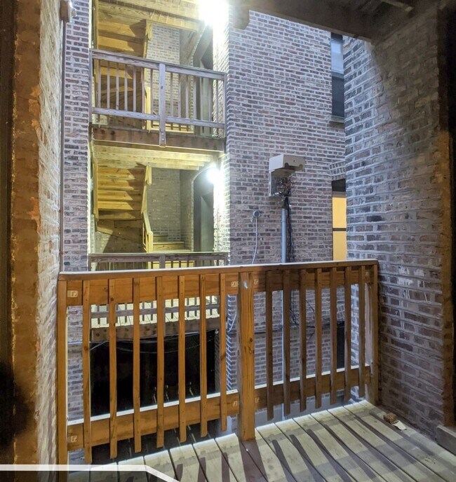 Building Photo - 2649 N Spaulding Ave