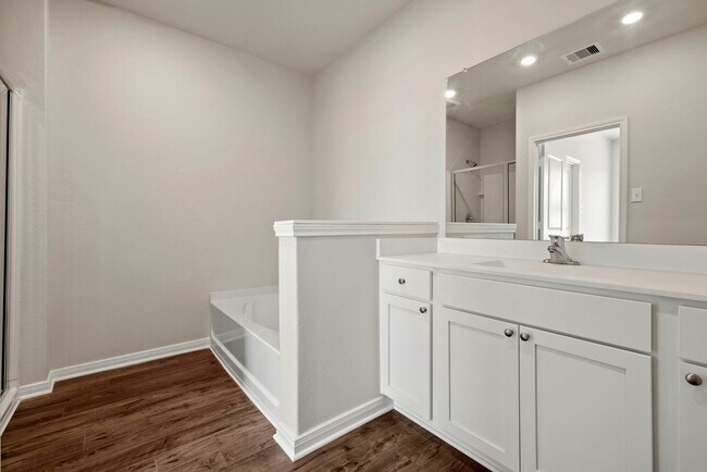 Building Photo - 7610 Thrips Ln