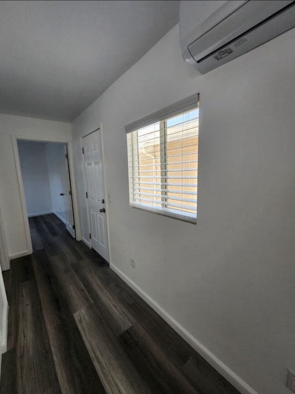 Building Photo - 1531 W 71st St