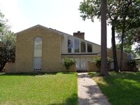 Building Photo - 11815 Gardenglen Dr