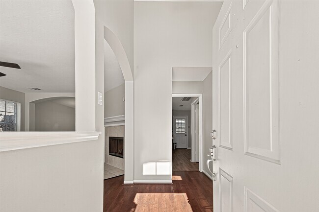 Building Photo - 17522 Coventry Squire Dr