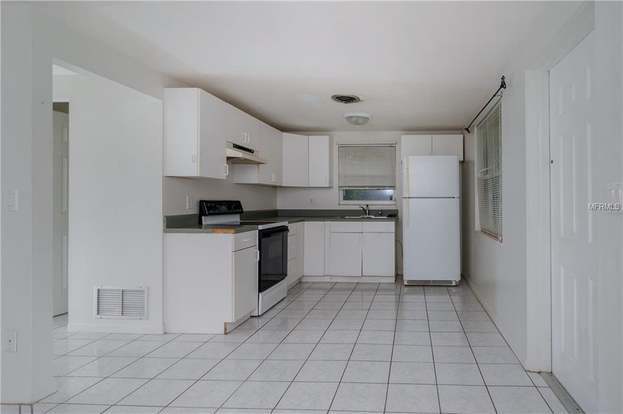 Building Photo - 1600 Cardinal Ln