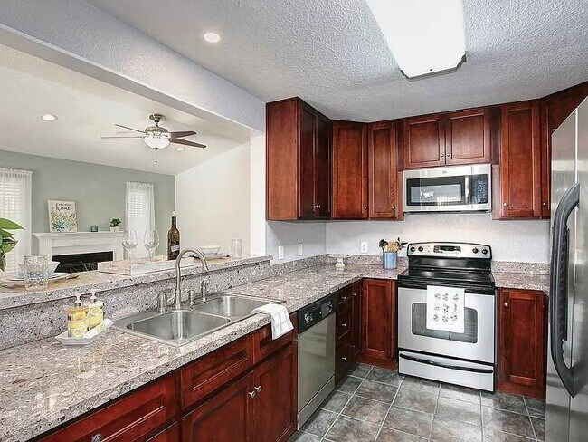 Building Photo - 6632 Branchwater Way